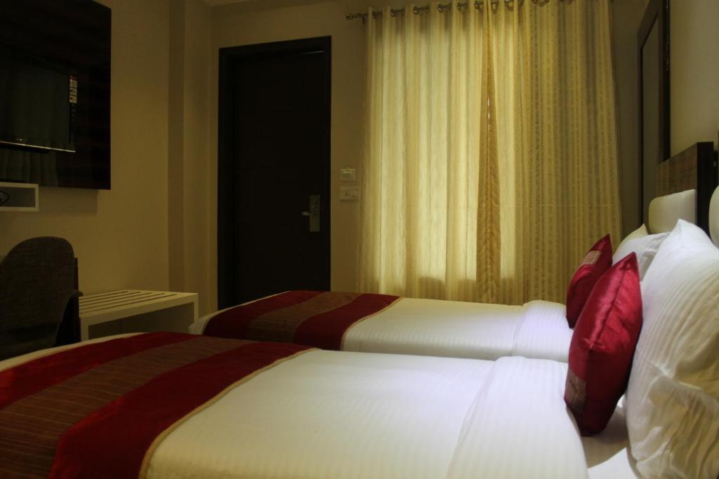 Hotel Gulnar Нью-Дели Номер фото