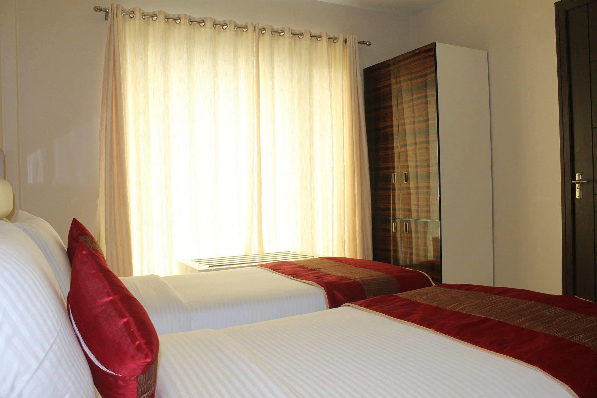 Hotel Gulnar Нью-Дели Номер фото