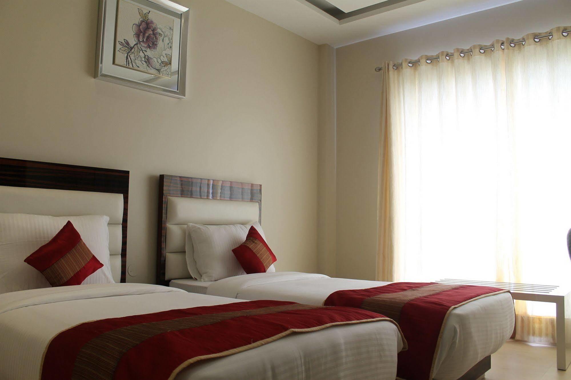 Hotel Gulnar Нью-Дели Номер фото